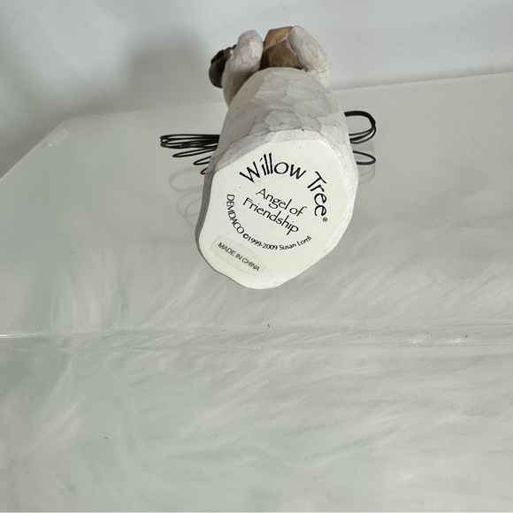 Willow Tree “Angel of Friendship” Figurine - Picture 4 of 4